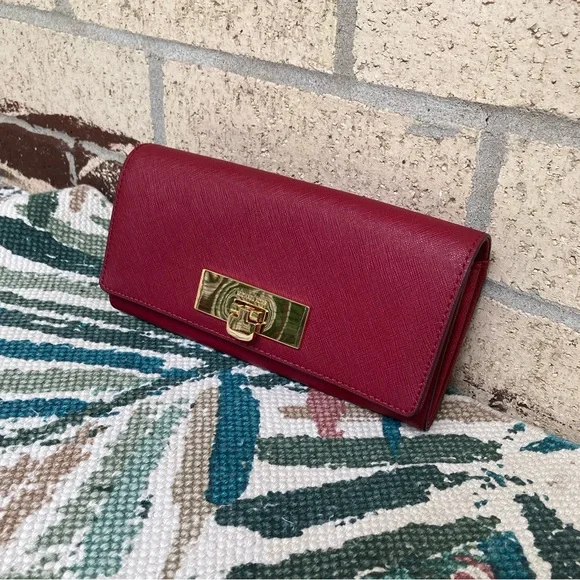 NEW Michael Kors Callie Cherry Red Leather Large Wallet Turn Lock Gold Hardware - Picture 14 of 17